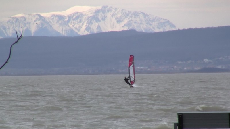 surfing in front of Schneeberg